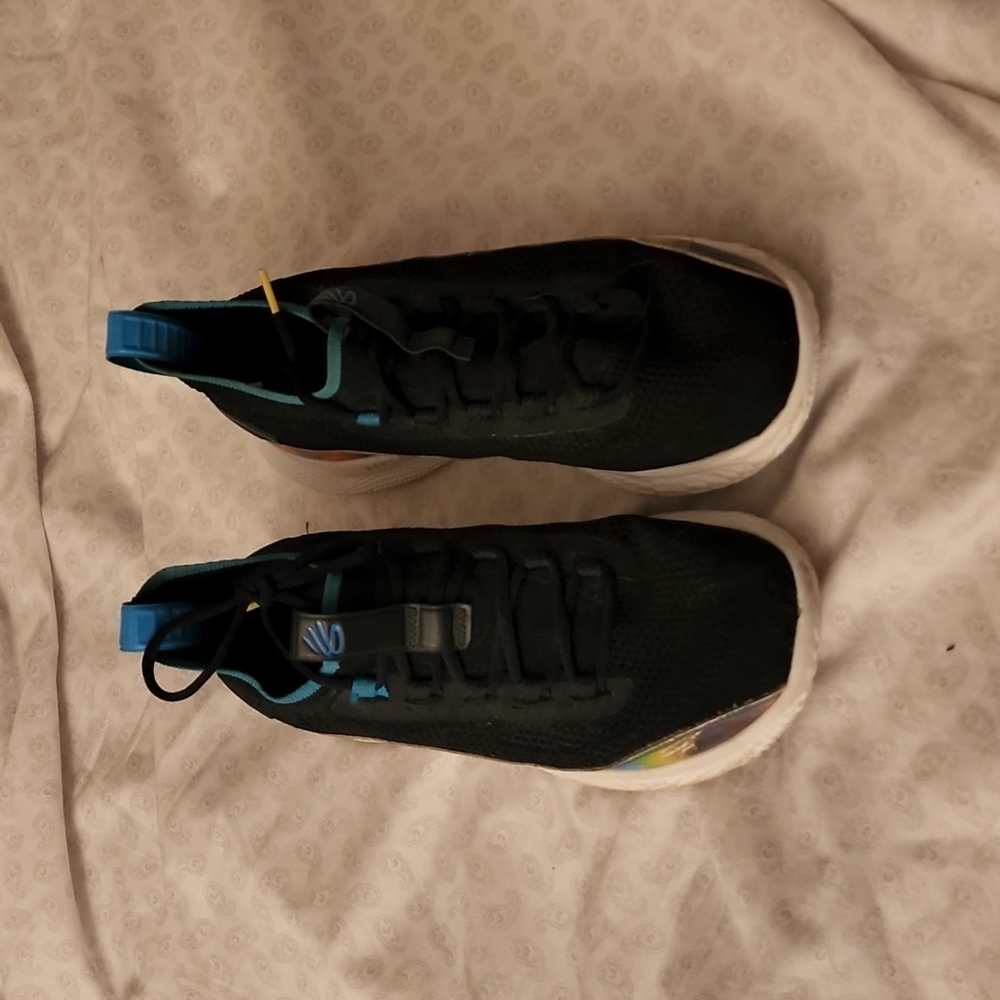 Men's Curry's basketball shoes